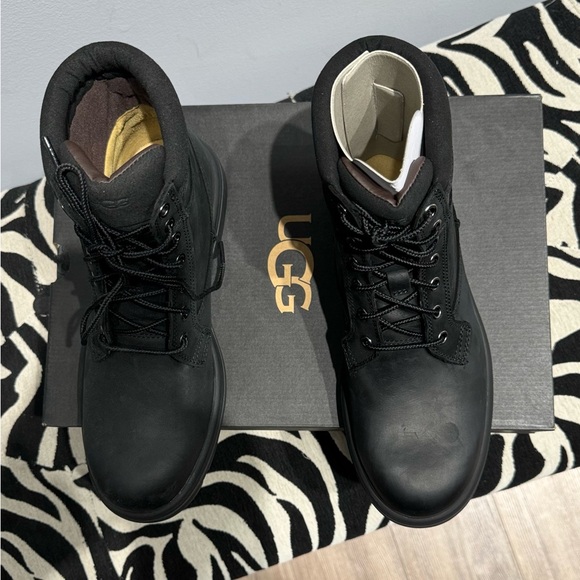 Mens Ugg boot in size 8 . New in box - Picture 4 of 5